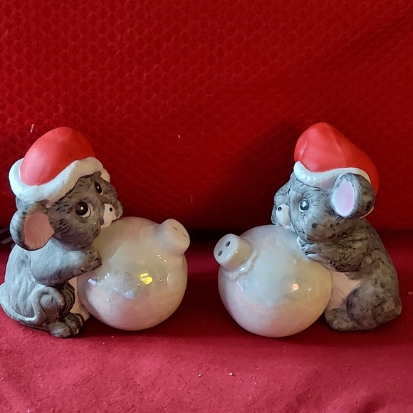 Vintage Salt & Pepper Shakers - Picture 3 of 7